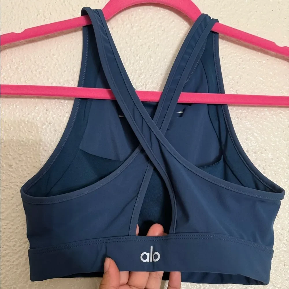 Alo Yoga Ripped Warrior Yoga Crop Top sports bra blue color size S